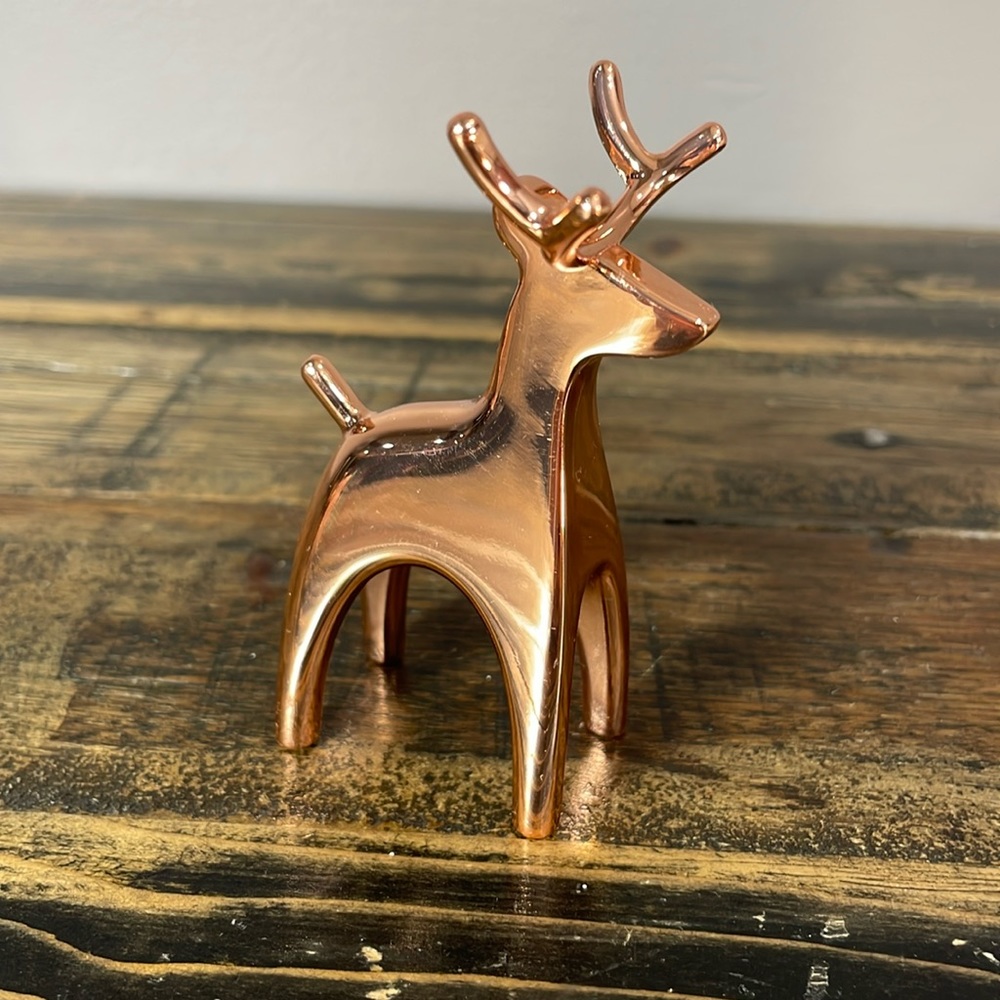 Umbra copper plated ring holder Reindeer. Rings not included.